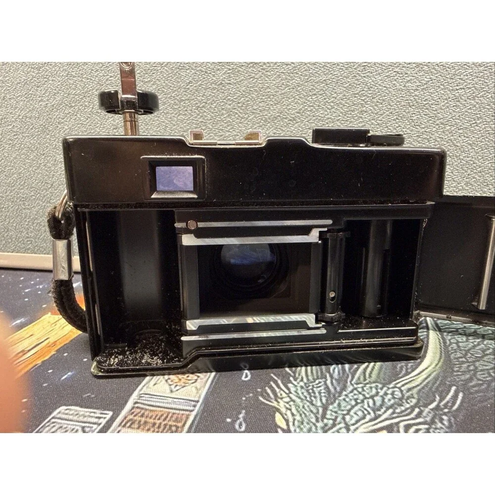 Vivitar 35ES Rangefinder 40mm f1.7 35mm film Camera Untested